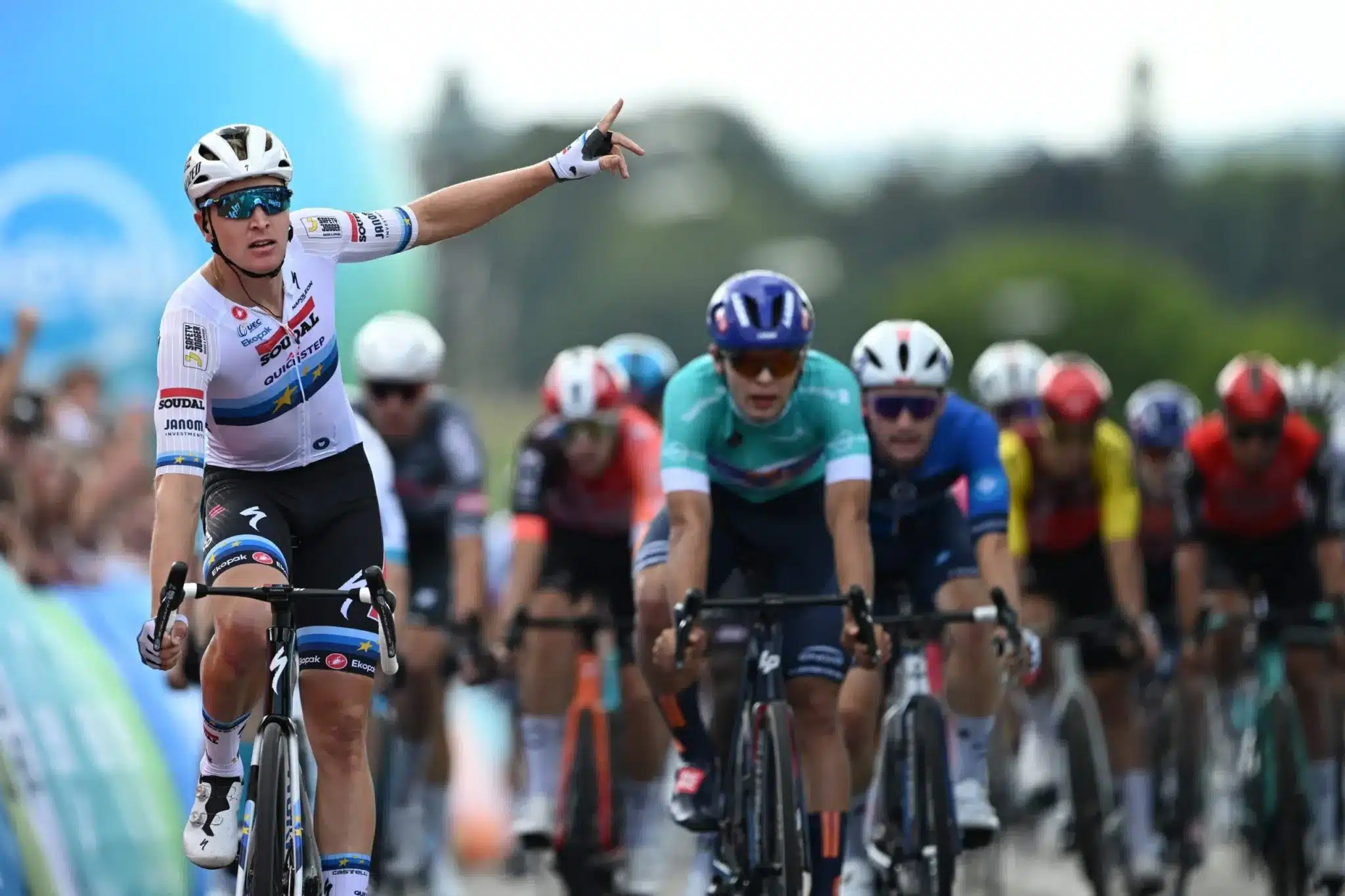Merlier repite en el Renewi Tour en duelo contra Kooij